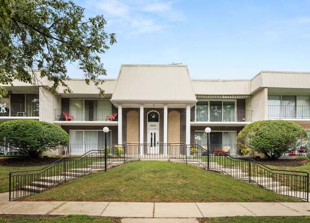 Property at 9820 S Karlov Ave Unit D, Oak Lawn, IL 60453, 2 beds, 2 baths