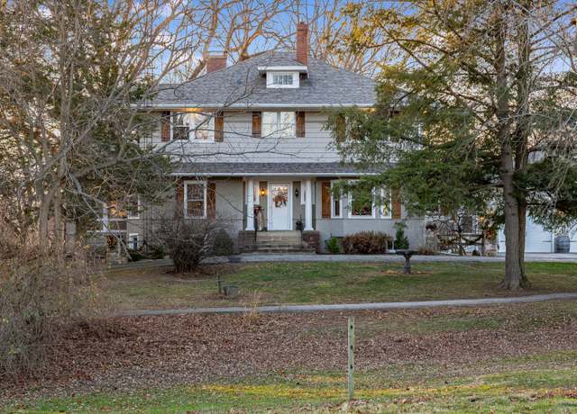 Property at 1588 N State Route 23, Streator, IL 61364, 5 beds, 3 baths