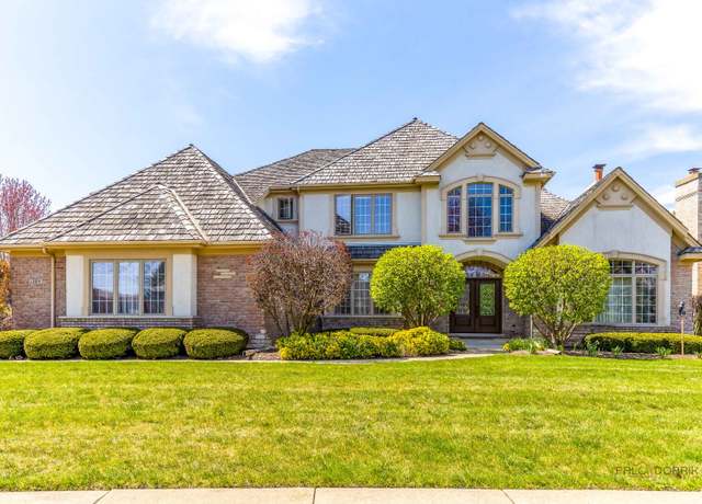 Property at 1304 Lingonberry Ct, Libertyville, IL 60048, 5 beds, 4.5 baths