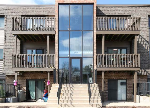 Property at 1440 Stonebridge Cir Unit J6, Wheaton, IL 60189, 2 beds, 2 baths