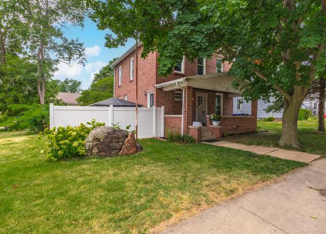 Property at 602 N Lee St, Bloomington, IL 61701, 4 beds, 1 bath