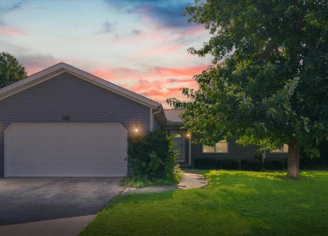 Property at 1606 Greenridge Dr, Urbana, IL 61802, 3 beds, 2 baths