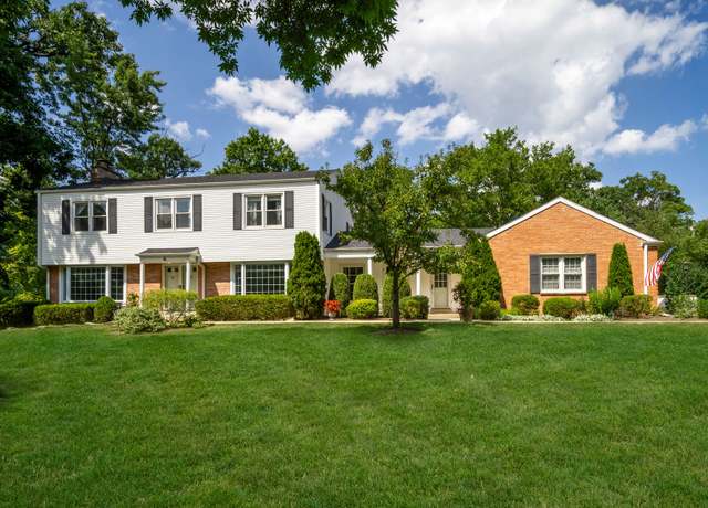Property at 6 Londonderry Ln, Lincolnshire, IL 60069, 4 beds, 2.5 baths