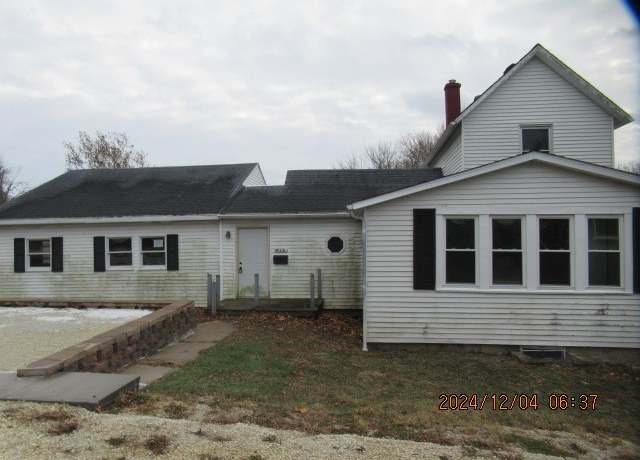 Property at 434 Prospect Ave, Paxton, IL 60957, 5 beds, 2 baths