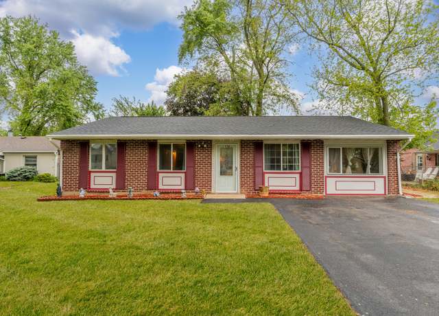 Property at 128 Seabury Rd, Bolingbrook, IL 60440, 3 beds, 2 baths