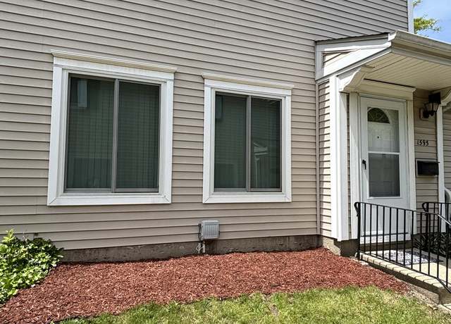 Property at 1595 Cove Dr, Prospect Heights, IL 60070, 2 beds, 1 bath