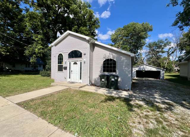 Property at 943 2nd St, Charleston, IL 61920, 4 beds, 2.5 baths