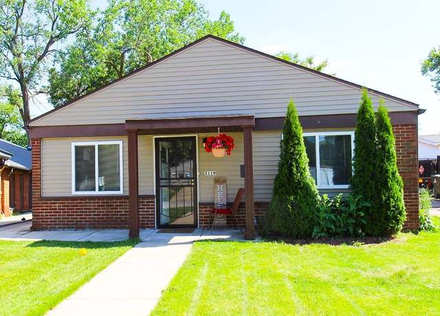 Property at 3119 176th St, Lansing, IL 60438, 4 beds, 2 baths