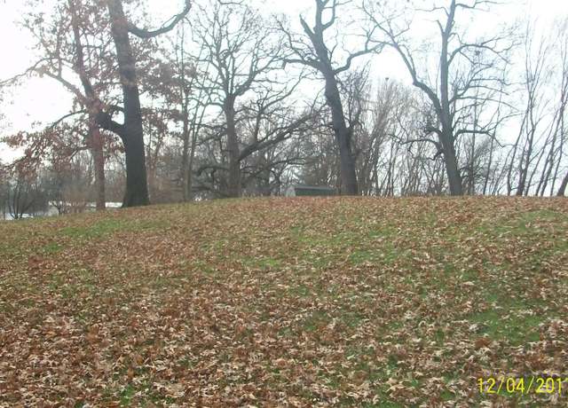 Property at 219 W Mulberry St, Watseka, IL 60970