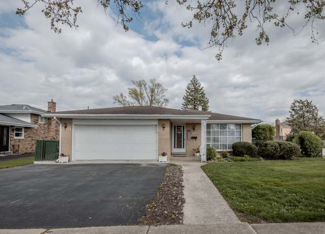 Property at 4443 Raymond Ave, Brookfield, IL 60513, 3 beds, 2 baths