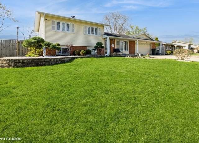 Property at 565 Flagstaff Ln, Hoffman Estates, IL 60169, 4 beds, 2 baths