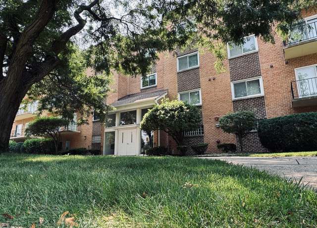 Property at 9620 S Komensky Ave #208, Oak Lawn, IL 60453, 3 beds, 2 baths
