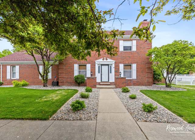 Property at 330 Fox Trl, Bourbonnais, IL 60914, 3 beds, 3 baths
