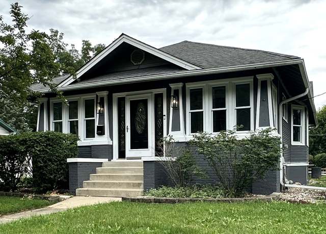 Property at 1034 N 5th Ave, St. Charles, IL 60174, 4 beds, 2 baths