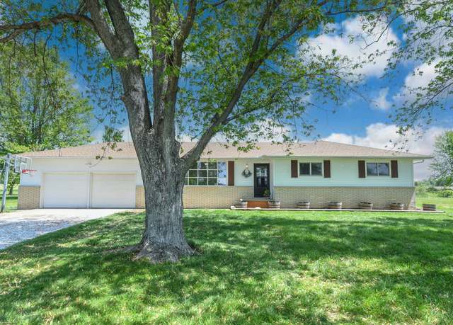Property at 8810 S Coats Rd, Glasford, IL 61533, 3 beds, 2 baths