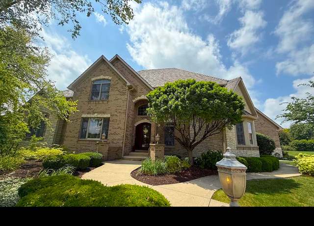 Property at 21246 Woodland Way, Shorewood, IL 60404, 4 beds, 5.5 baths