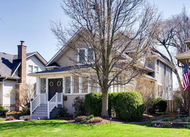 Property at 221 N Illinois St, Elmhurst, IL 60126, 4 beds, 4 baths