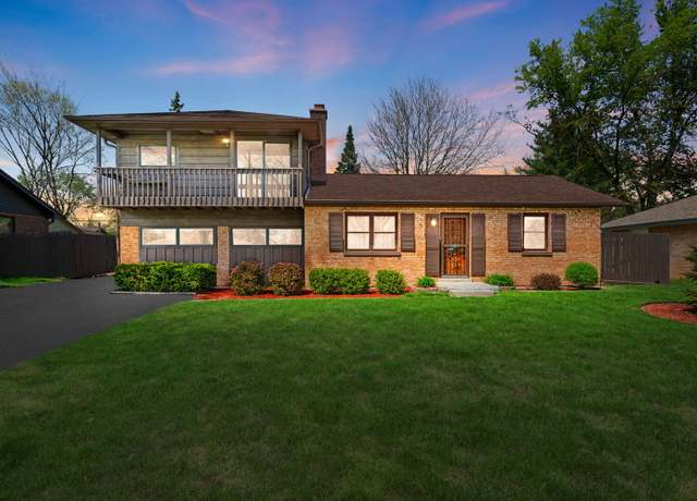 Property at 16w340 94th Pl, Burr Ridge, IL 60527, 4 beds, 2 baths