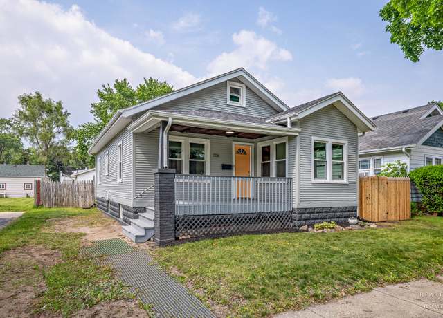 Property at 2116 17th Ave, Rockford, IL 61104, 3 beds, 2 baths