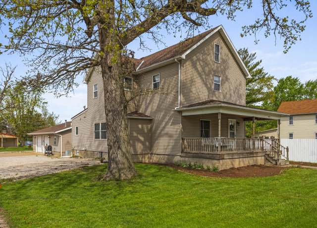Property at 416 S Center St, Forrest, IL 61741, 4 beds, 3 baths