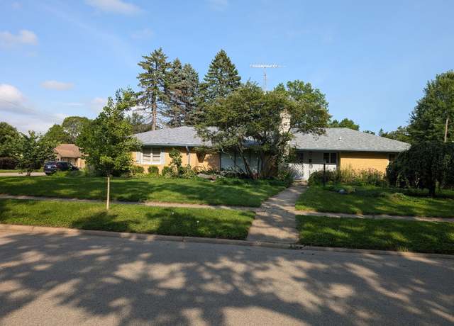 Property at 521 N Vale Ave, Rockford, IL 61107, 3 beds, 1.5 baths
