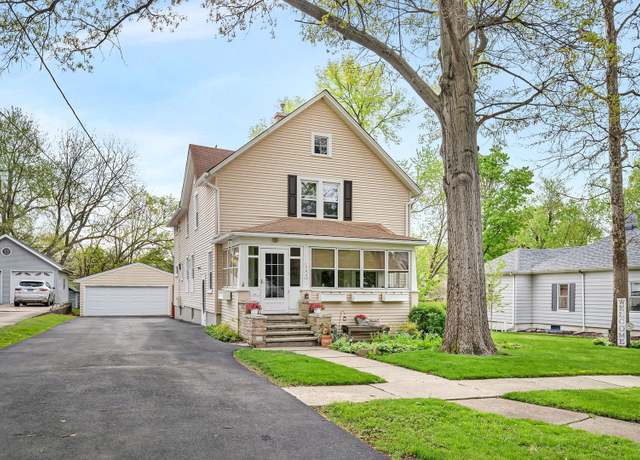 Property at 605 Vine St, Morris, IL 60450, 4 beds, 2 baths