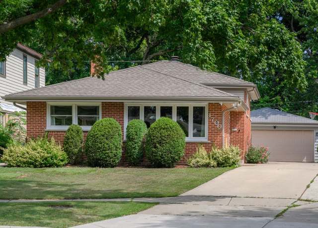 Property at 1700 Marvin Pkwy, Park Ridge, IL 60068, 3 beds, 2 baths