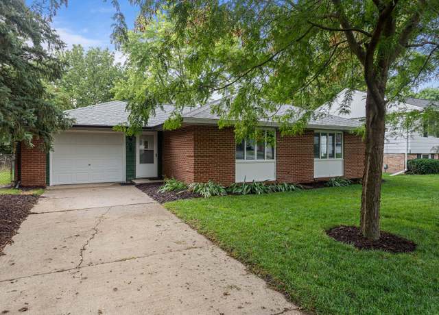 Property at 908 Dogwood Dr, Champaign, IL 61821, 3 beds, 2 baths