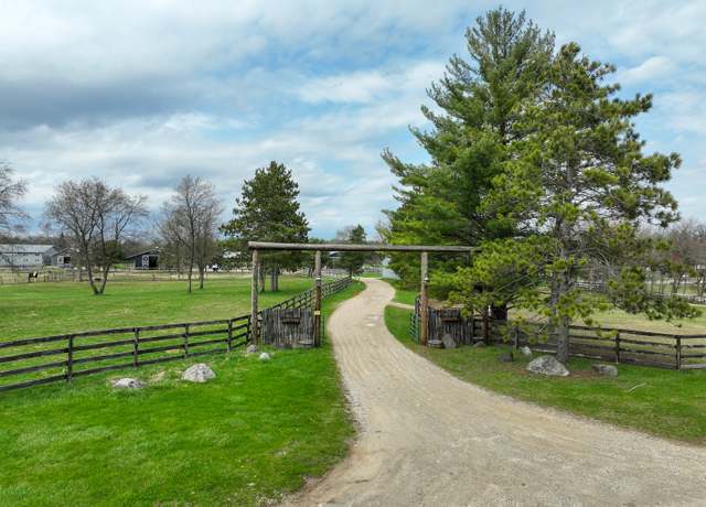Property at 8206 Bull Valley Rd, Bull Valley, IL 60098, 3 beds, 1 bath