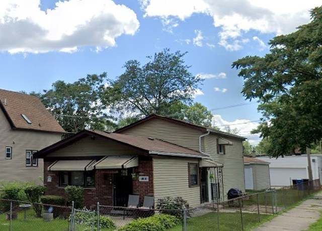 Property at 11800 S Peoria St, Chicago, IL 60643, 4 beds, 1.5 baths