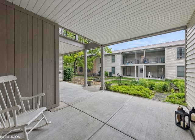 Property at 1769 Sessions Walk Unit D, Hoffman Estates, IL 60169, 2 beds, 1.5 baths