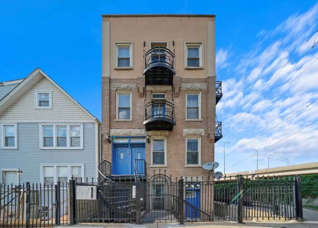 Property at 1542 W Wabansia Ave, Chicago, IL 60642, 9 beds, 8 baths
