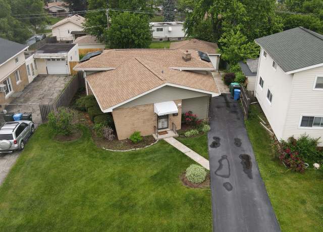 Property at 4415 Idlewild Ln, Hillside, IL 60162, 2 beds, 2 baths