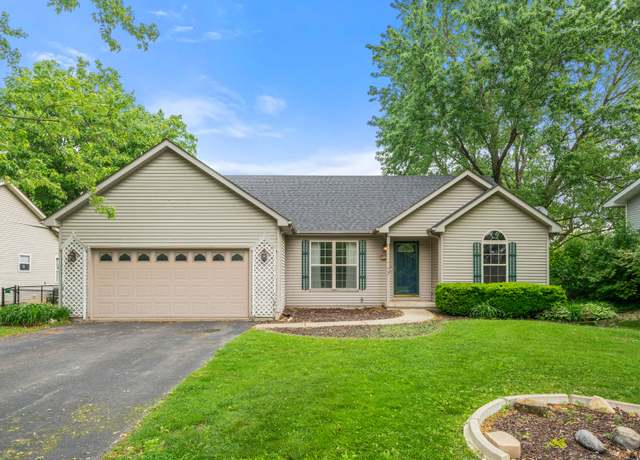 Property at 972 Sarah St, Lake Holiday, IL 60548, 3 beds, 2 baths
