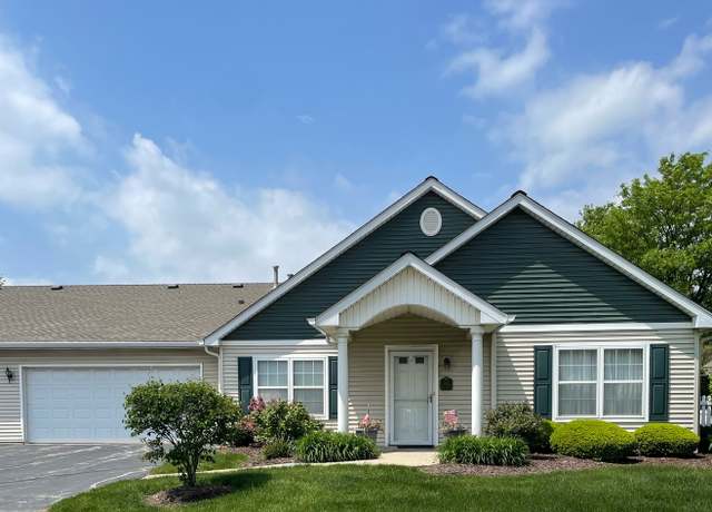 Property at 910 Garden Ln #910, Homewood, IL 60430, 2 beds, 2 baths
