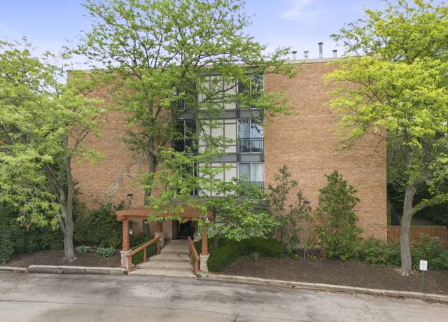 Property at 1833 Four Lakes Ave Unit 2A, Lisle, IL 60532, 2 beds, 1 bath