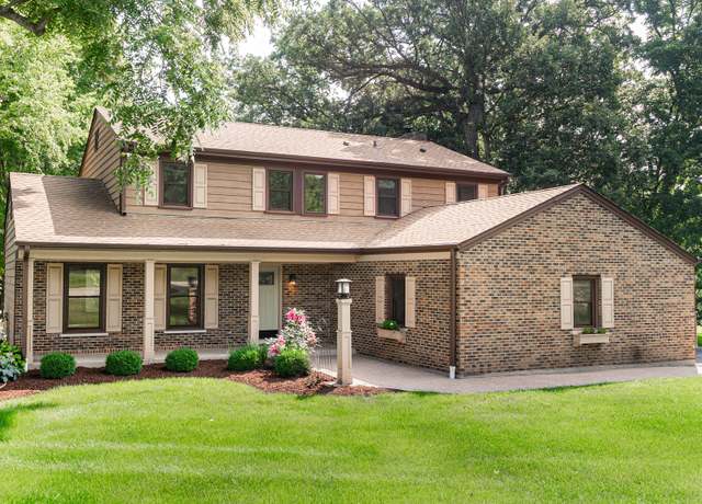Property at 40W630 Winchester Way, St. Charles, IL 60175, 4 beds, 2.5 baths