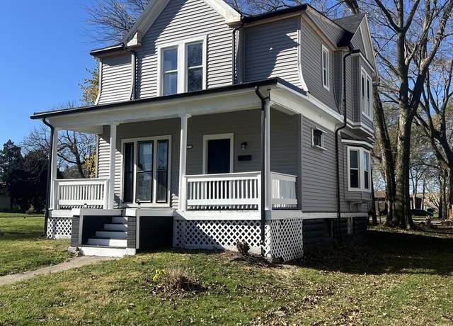 Property at 217 N Greenwood Ave, Kankakee, IL 60901, 3 beds, 1 bath