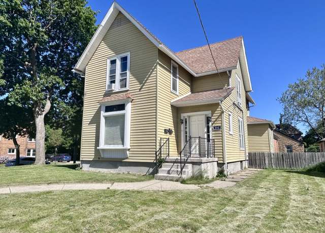Property at 252 Jefferson Ave, Elgin, IL 60120, 4 beds, 2 baths