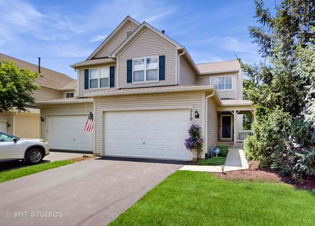 Property at 319 Fairmont Ct, St. Charles, IL 60175, 2 beds, 2.5 baths