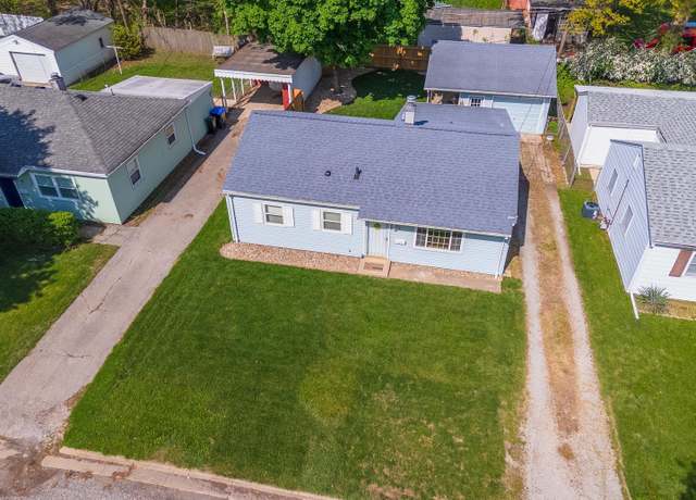 Property at 3 Wach Dr, Bloomington, IL 61701, 3 beds, 1 bath