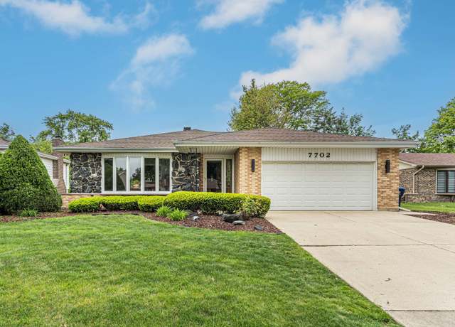 Property at 7702 Stratford Pl, Darien, IL 60561, 4 beds, 3.5 baths