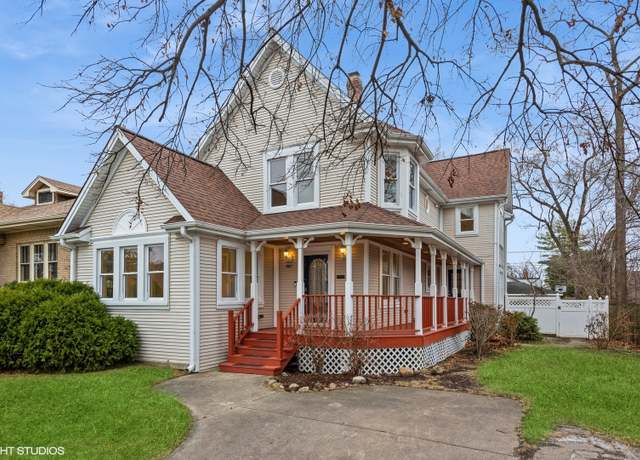 Property at 261 N Evergreen Ave, Elmhurst, IL 60126, 3 beds, 2.5 baths