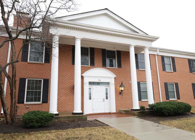 Property at 540 Devonshire Ln #9, Crystal Lake, IL 60014, 1 bed, 1 bath
