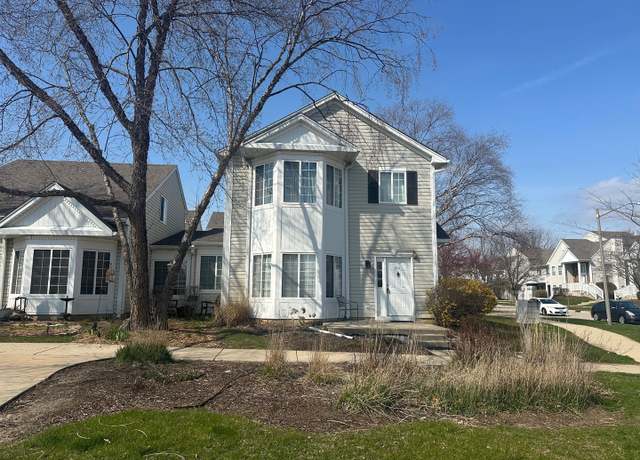 Property at 414 E Victoria Cir #414, North Aurora, IL 60542, 3 beds, 2.5 baths