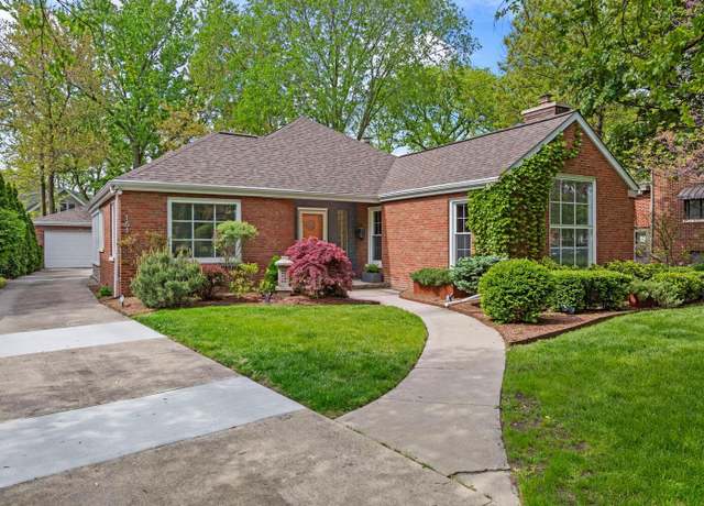 Property at 151 N Delaplaine Rd, Riverside, IL 60546, 3 beds, 2 baths