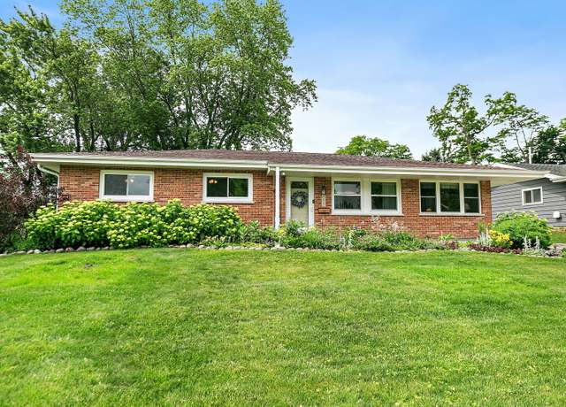 Property at 655 Cambridge Ln, Hoffman Estates, IL 60169, 4 beds, 1.5 baths