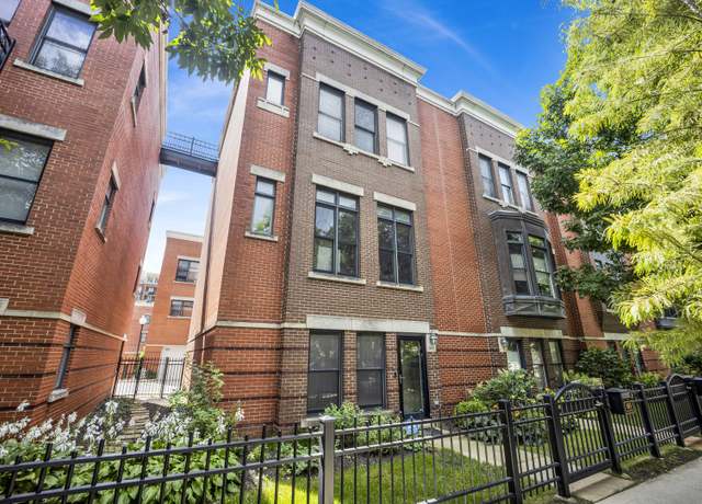 Property at 815 W 14th Pl, Chicago, IL 60608, 3 beds, 2.5 baths