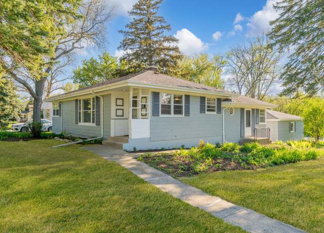 Property at 200 S Roselle Rd, Roselle, IL 60172, 3 beds, 1 bath