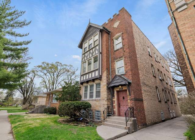 Property at 3434 Arden Ave, Brookfield, IL 60513, 9 beds, 3 baths